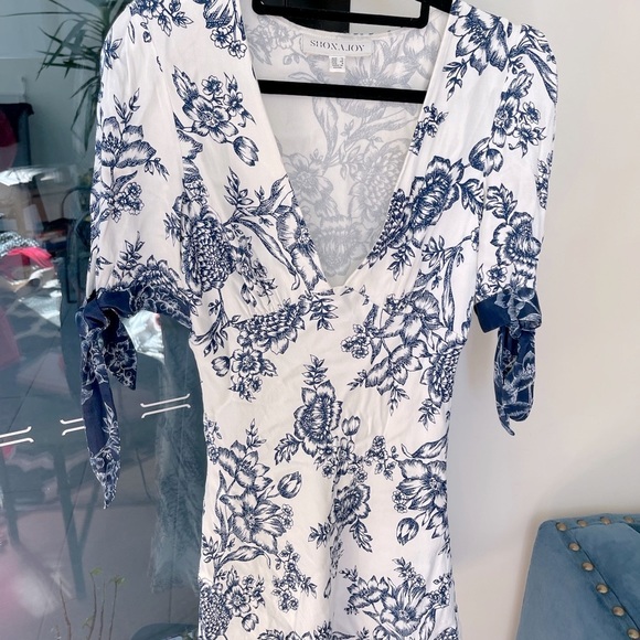 Shona Joy Dresses & Skirts - Shona Joy Mini Dress - Size 10